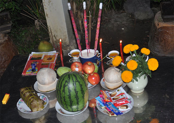 Dân tộc nào cũng coi phút giao thừa là thiêng liêng Dân tộc nào cũng coi phút giao thừa là thiêng liêng