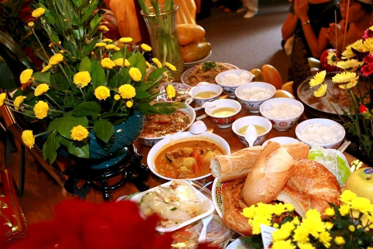 Những lễ vật không thể thiếu khi cúng rằm tháng Giêng là hương hoa, vàng mã. Những lễ vật không thể thiếu khi cúng rằm tháng Giêng là hương hoa, vàng mã.