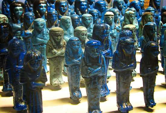 Các Pharaoh giết hại người hầu Các pharaoh giết hại người hầu