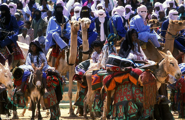 bo-lac-tuareg-6 Người Tuareg rất tự hào với các phong tục tập quán của mình.