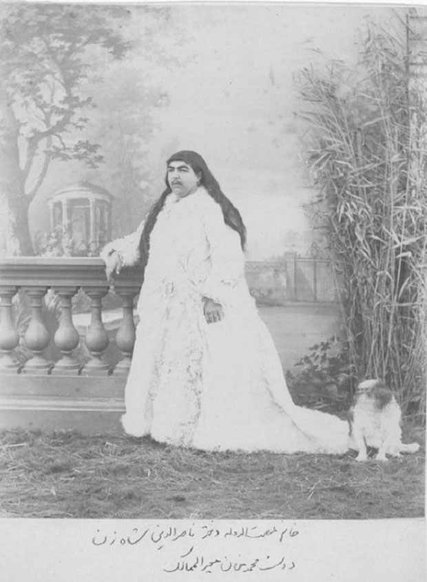 cong-chua-esmat-al-dowleh Cô gái trong ảnh là Công chúa Fatemeh Khanum "Esmat al-Dowleh"