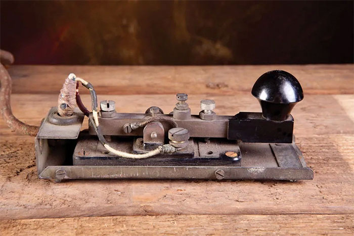 he-thong-truyen-ma-morse Một phần trong hệ thống truyền mã Morse đầu tiên