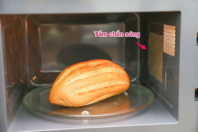 lo-vi-song-1 Hay kiểm tra cả tấm chắn sóng khi dùng mà không thấy lò vi sóng nóng nhé.