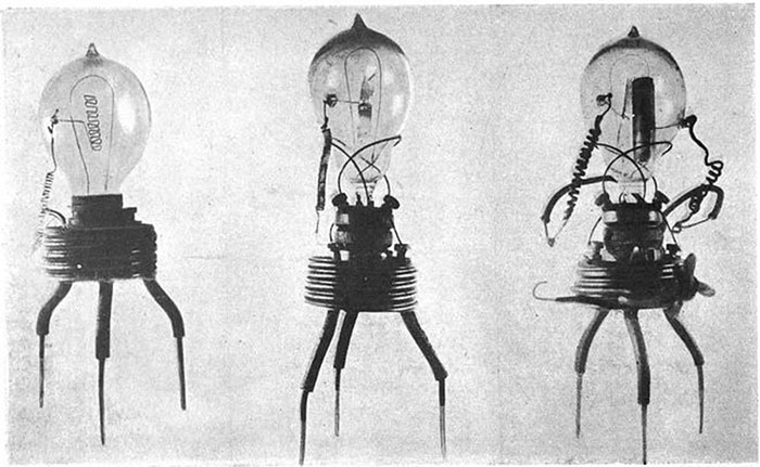 ong-chan-khong Các ống chân không đầu tiên của John A. Fleming.