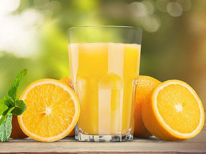 orange-juice Nước cam hoàn toàn có thể được pha chế thành nhiều loại đồ uống hỗn hợp.