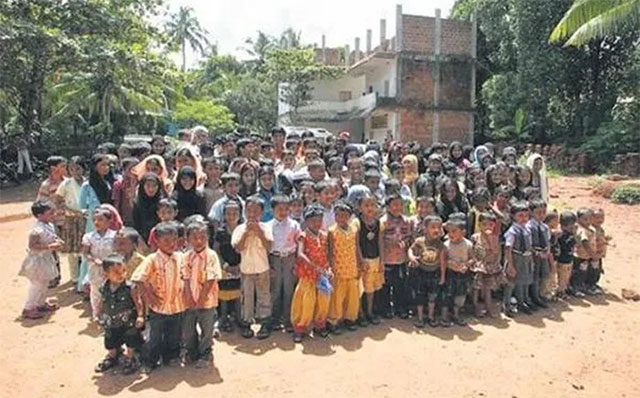 tre-sinh-doi-1 Trung bình, ở mỗi lứa tuổi có 2 cặp sinh đôi.