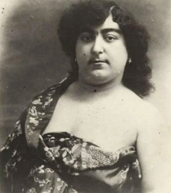 zahra-khanom-tadj-es-saltaneh Zahra Khanom Tadj es-Saltaneh