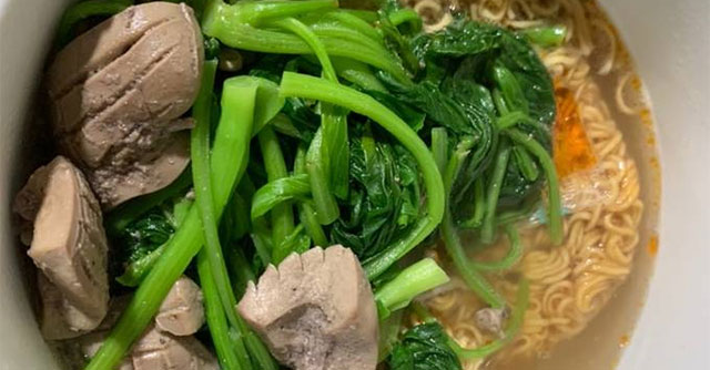 Ăn mì tôm buổi sáng có gây hại?