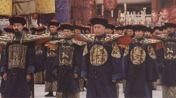 Chiêu “lạ” của triều đình giúp quan lại thời xưa chống đói khi thiết triều