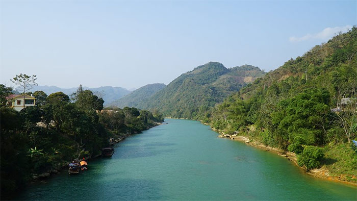 song-chay Sông Chảy
