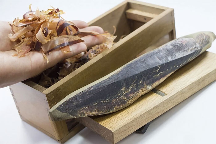 katsuobushi-1 Katsuobushi được chế biến một cách kỳ công