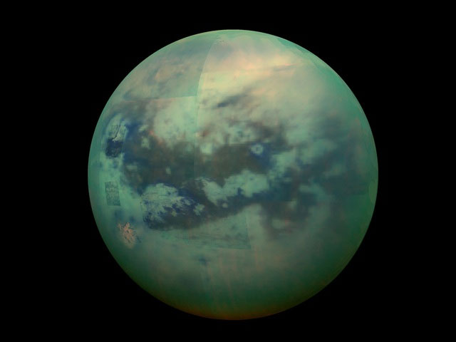 mat-trang-titan