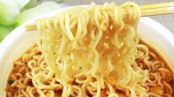 Những điều cần chú ý khi ăn mỳ ăn liền