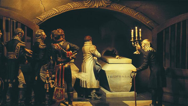 Khám phá bí ẩn về đêm kinh hoàng của Napoleon trong kim tự tháp Ai Cập