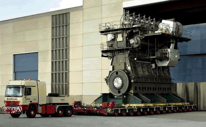 dong-co-wartsila-rt-flex96c Cỗ máy khổng lồ này được chế tạo bởi Wärtsilä, một công ty cơ khí của Phần Lan