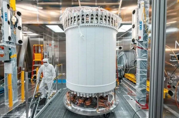 co-may-lux-zeplin Phòng thí nghiệm Berkeley với máy LZ.