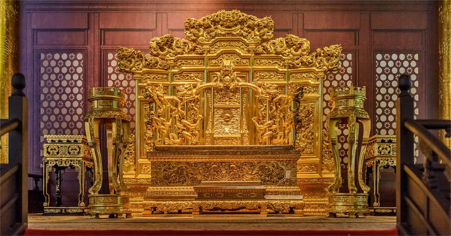 Ghế rồng trong Tử Cấm Thành: Cho tiền, chuyên gia cũng không dám chạm tay vào!
