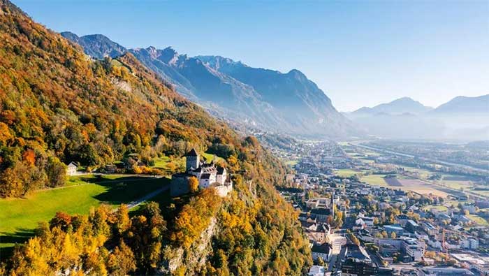 liechtenstein-4 Liechtenstein khi nhìn từ trên cao.
