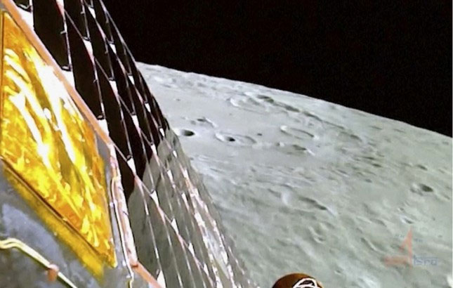 Hình ảnh bề mặt Mặt trăng do camera của tàu Chandrayaan-3 chụp.